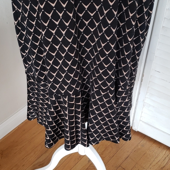 Black & Tan Geometric Dress with Ruffle He… - Picture 3 of 8